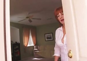 Cunnilingus and deep missionary for a true MILF